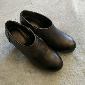 Cynthia Rowley Lovebird Black Booties